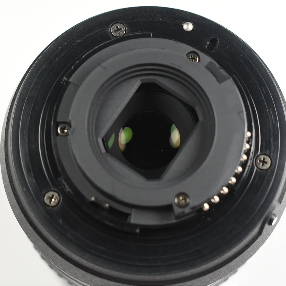 Nikon DX VR 70-300mm f/4.5-6.3 Telephoto Zoom Lens -like new